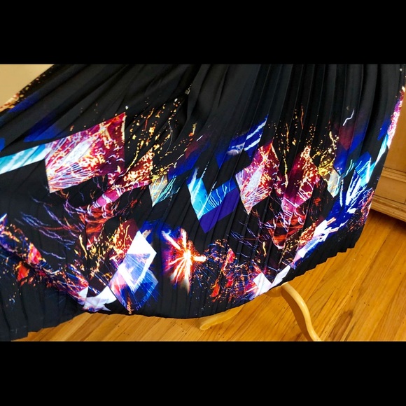 EUC Sandro Sleeveless Pleated Dress Size 3 (US 12) - Picture 4 of 7